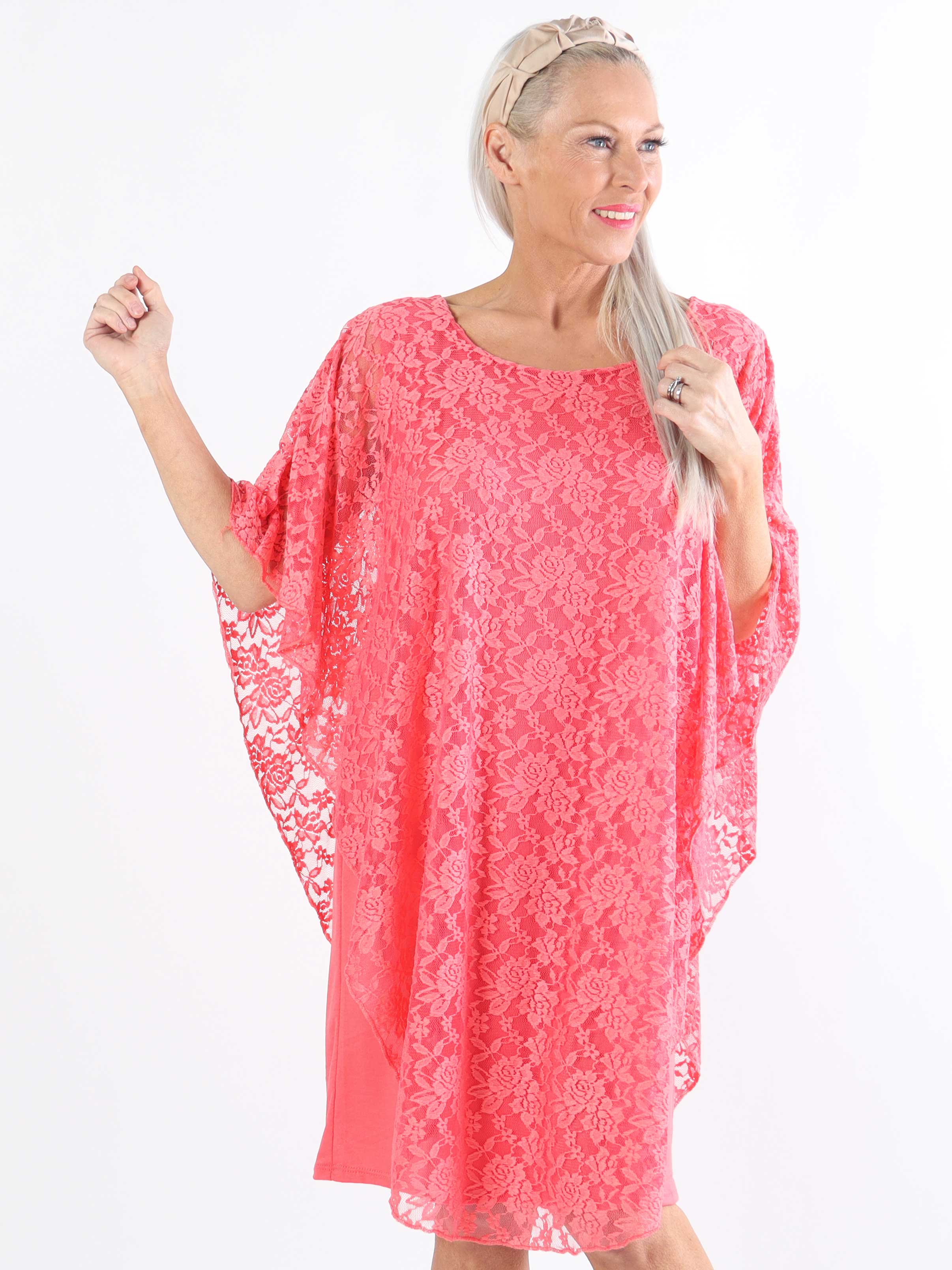Kenya Lace - Sød plus size tunikakjole i blonde